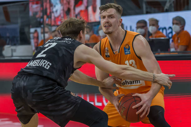 性或国际性 性或国际性